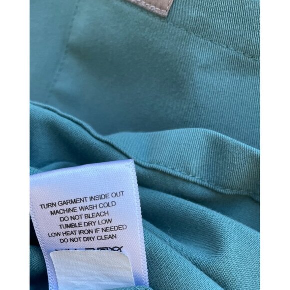 Figs Technical Collection Size Small Teal V-Neck Scrub Top With Front Pocket - Picture 12 of 13